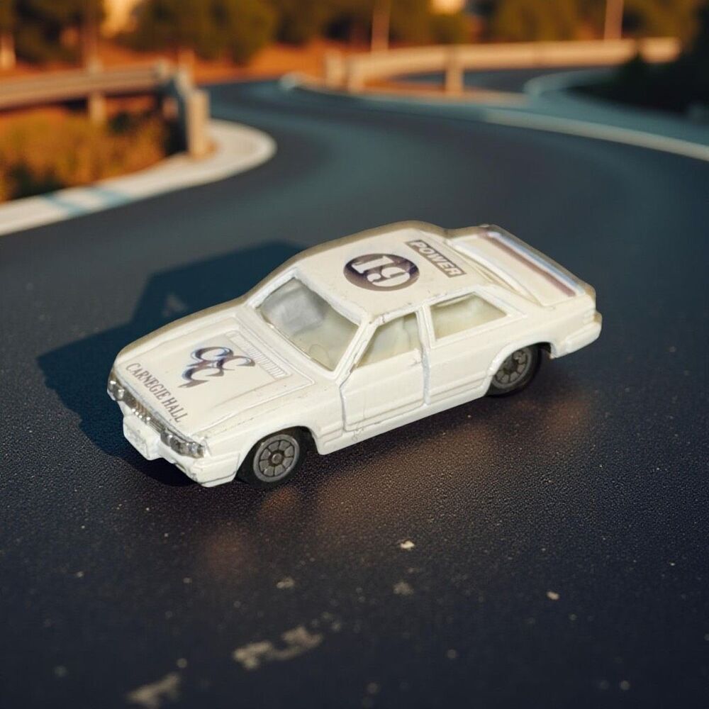 Tomica Audi 5000T White Carnegie Hall Dorcas Car 1:64 Scale